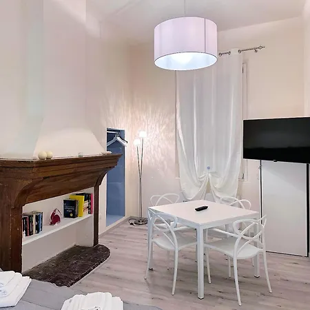 300 M Dal Duomo - Due Magnifici Moderni モデナ